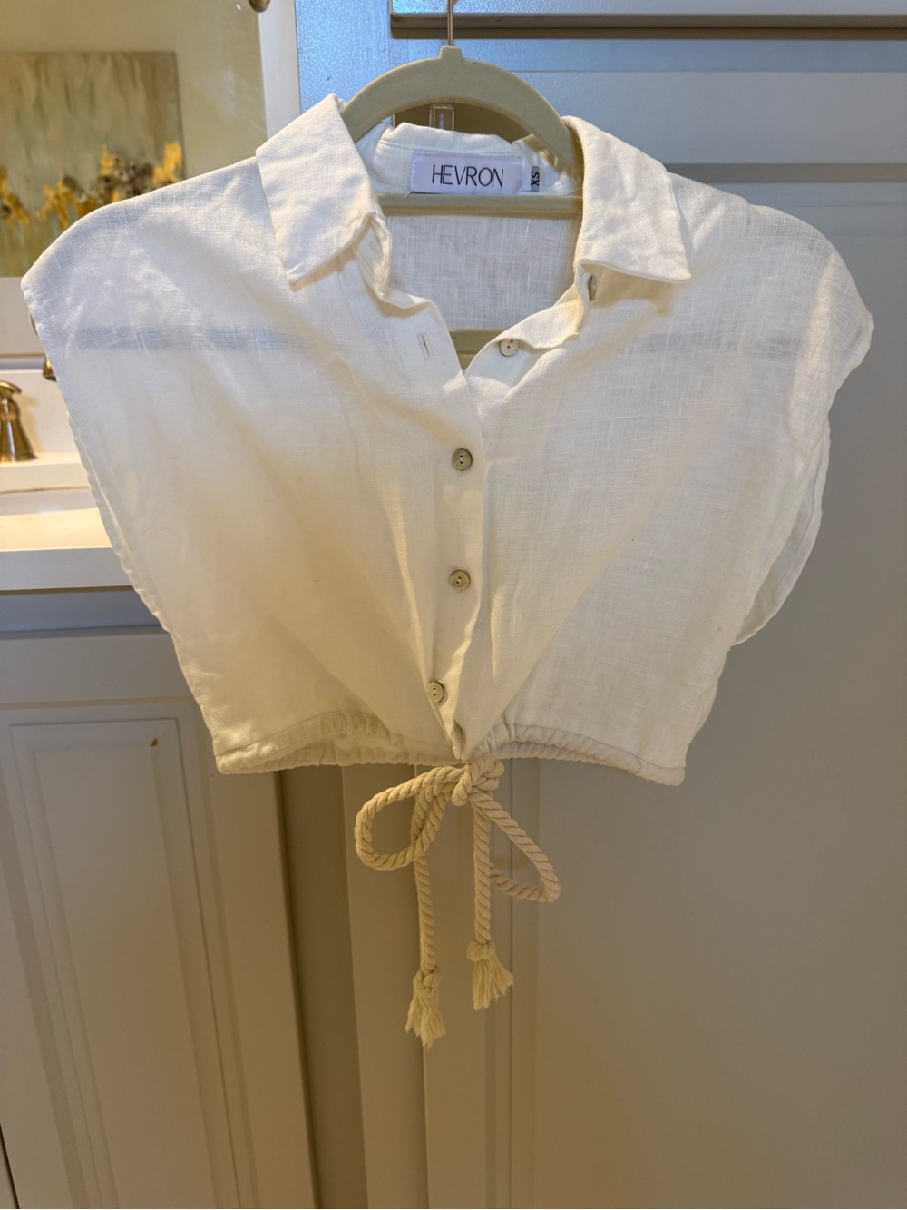 Hevron Cropped Button-Front Tie Top — White